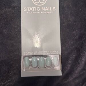 Reusable Pop-On Nails - Mint Green Glossy Finish